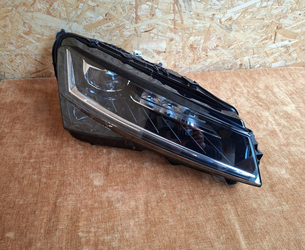 Frontscheinwerfer Skoda Superb III 3V1941016D Full LED Rechts Headlight