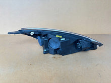 Laden Sie das Bild in den Galerie-Viewer, Frontscheinwerfer Ford Fiesta I H1BB-13W030-AK H1BB-13W030 H1BB13W030 Links SCH1985581798sp