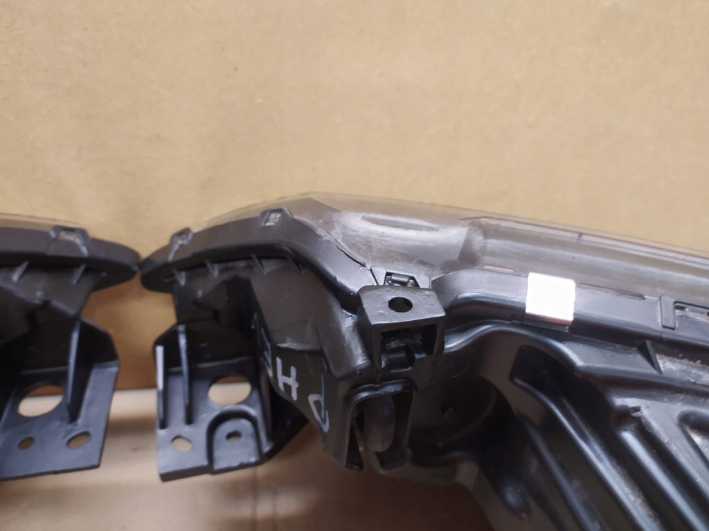 Frontscheinwerfer Mitsubishi Outlander ECM921-21A20 Rechts oder Links