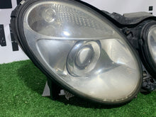 Laden Sie das Bild in den Galerie-Viewer, Frontscheinwerfer Mercedes-Benz W211 Xenon Rechts Scheinwerfer Headlight SCH5306182294cq