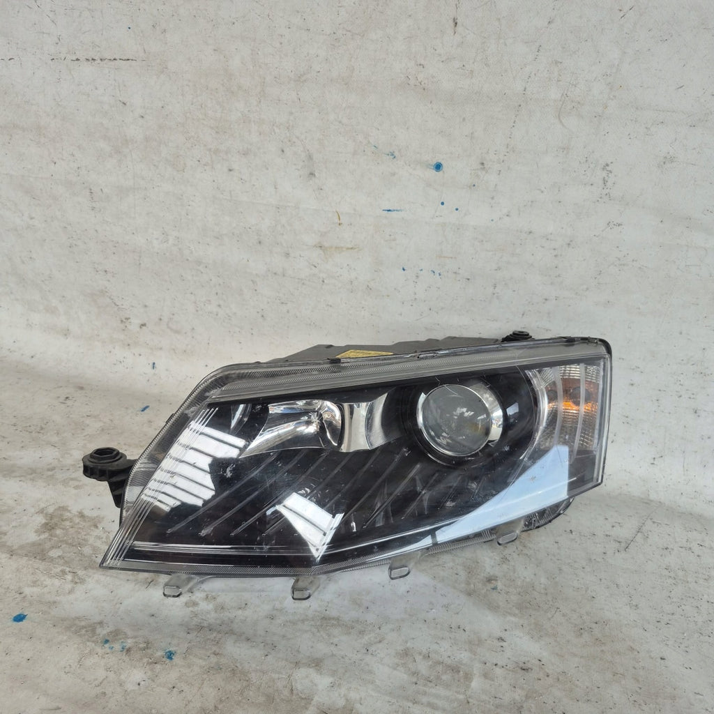 Frontscheinwerfer Skoda Octavia III 5E1941015B Xenon Links Headlight SCH9756960115km