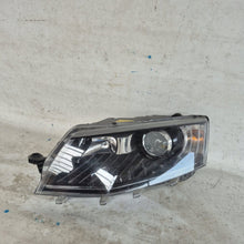 Laden Sie das Bild in den Galerie-Viewer, Frontscheinwerfer Skoda Octavia III 5E1941015B Xenon Links Headlight SCH9756960115km