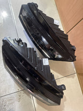 Load image into Gallery viewer, Frontscheinwerfer Skoda Octavia IV 5E4941015 5E4941016 Full LED Ein Satz SCH3277855445ky