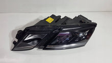 Laden Sie das Bild in den Galerie-Viewer, Frontscheinwerfer Skoda Octavia III 5E1941015D Links Scheinwerfer Headlight SCH2616070306lt