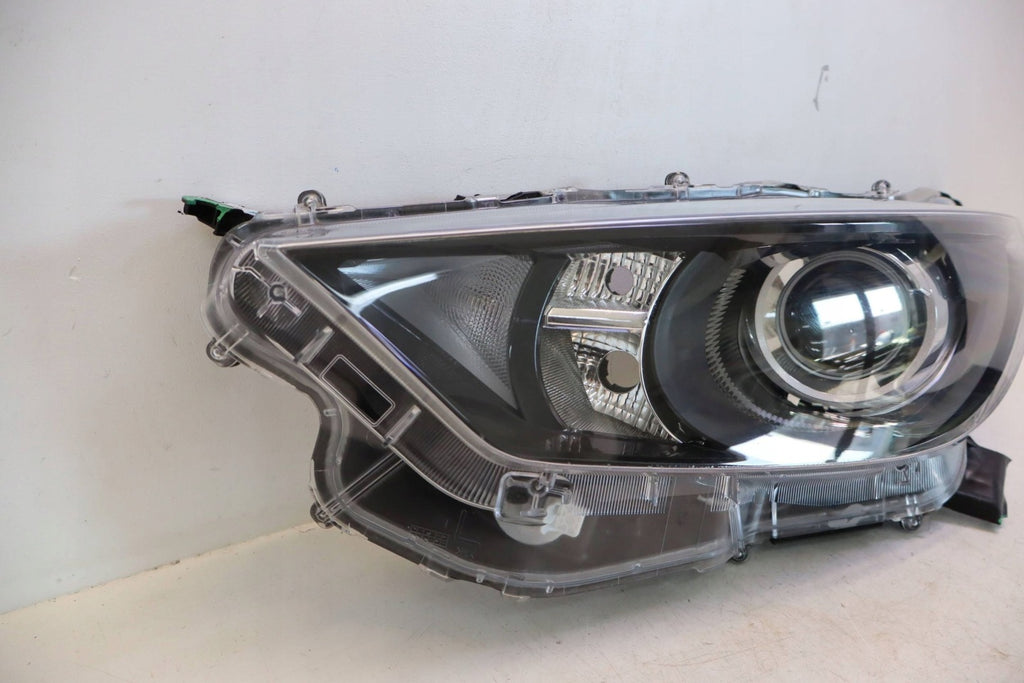 Frontscheinwerfer Toyota Yaris BNE5942 Links Scheinwerfer Headlight SCH9009551203tx