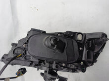 Laden Sie das Bild in den Galerie-Viewer, Frontscheinwerfer Volvo 31698825 Xenon Rechts Scheinwerfer Headlight SCH8802043626lg
