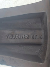 Load image into Gallery viewer, 1x Alufelge 17 Zoll 7.5" 5x112 40ET Glanz Silber A2134011200 Mercedes-Benz W213 FEL9249671369ll