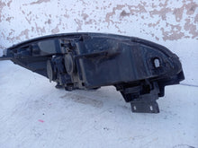 Laden Sie das Bild in den Galerie-Viewer, Frontscheinwerfer Renault Scenic 260601946R Links Scheinwerfer Headlight SCH6210338116kl