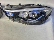 Laden Sie das Bild in den Galerie-Viewer, Frontscheinwerfer Mercedes-Benz Cla A1189068300 A1189068400 Ein Satz Headlight SCH2992526744rl