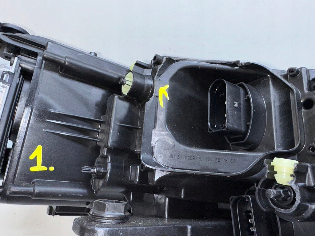 Frontscheinwerfer VW Touareg Cr7 761941081B Full LED Rechts oder Links SCH9357262340au