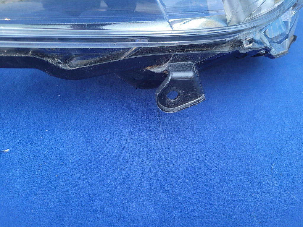 Frontscheinwerfer Toyota Yaris Rechts Scheinwerfer Headlight SCH6758654345dm