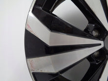 Laden Sie das Bild in den Galerie-Viewer, 1x Alufelge 17 Zoll 6.5" 5x100 39ET Glanz Silber 2GM601025M Mg T-Cross Rim Wheel FEL8938044541in