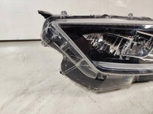 Laden Sie das Bild in den Galerie-Viewer, Frontscheinwerfer Toyota Yaris Links Scheinwerfer Headlight SCH8380704216hf