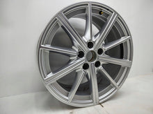 Laden Sie das Bild in den Galerie-Viewer, 1x Alufelge 18 Zoll 8.0" 5x112 46ET Glanz Silber 8Y0601025M Audi A3 Rim Wheel FEL7780631585al