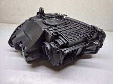 Laden Sie das Bild in den Galerie-Viewer, Frontscheinwerfer Mercedes-Benz W206 A2069064003 Rechts Scheinwerfer Headlight SCH5370595813kg