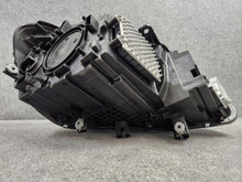 Laden Sie das Bild in den Galerie-Viewer, Frontscheinwerfer BMW 2 Active Tourer F45 F46 7422579-01 LED Links Headlight SCH6768503263tb