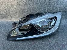 Laden Sie das Bild in den Galerie-Viewer, Frontscheinwerfer Volvo S60 II V60 I 31420269 Links Scheinwerfer Headlight SCH6159013388gv
