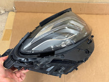 Laden Sie das Bild in den Galerie-Viewer, Frontscheinwerfer Mercedes-Benz W213 A2139062606 Full LED Rechts Headlight SCH8550230490pl