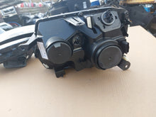 Laden Sie das Bild in den Galerie-Viewer, Frontscheinwerfer Dacia Duster Rechts Scheinwerfer Headlight
