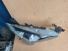 Laden Sie das Bild in den Galerie-Viewer, Frontscheinwerfer Mazda 3 BHR1-51030 Rechts Scheinwerfer Headlight