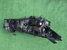 Load image into Gallery viewer, Frontscheinwerfer Mazda 3 BHR251040 Bi-Xenon Ein Stück (Rechts oder Links)