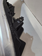 Load image into Gallery viewer, Frontscheinwerfer Toyota Hilux VIII LED Rechts Scheinwerfer Headlight SCH5366679904im