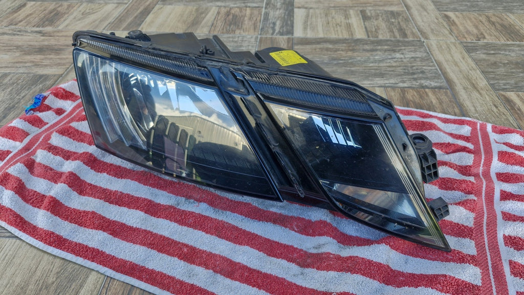 Frontscheinwerfer Skoda Octavia III 5E1941016C 57B941016B Rechts Headlight SCH7152931279mm