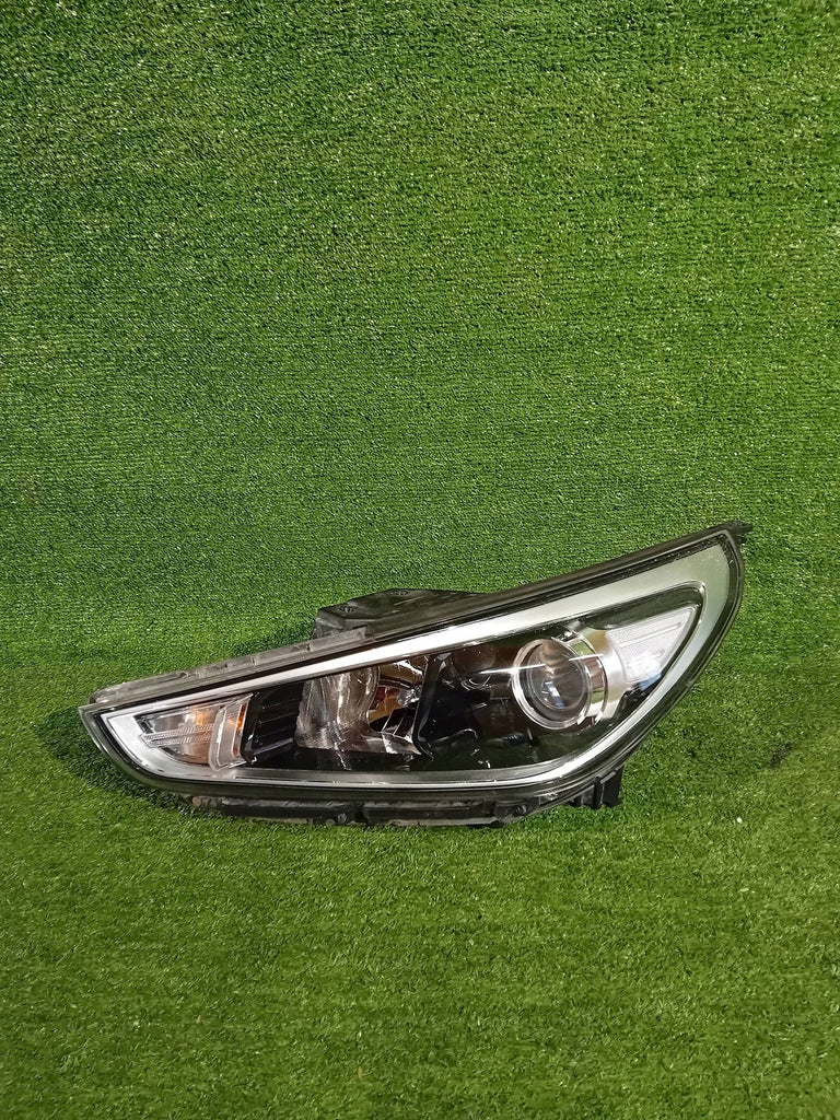 Frontscheinwerfer Hyundai I30 III CSC27317 Links Scheinwerfer Headlight SCH1829083637rv