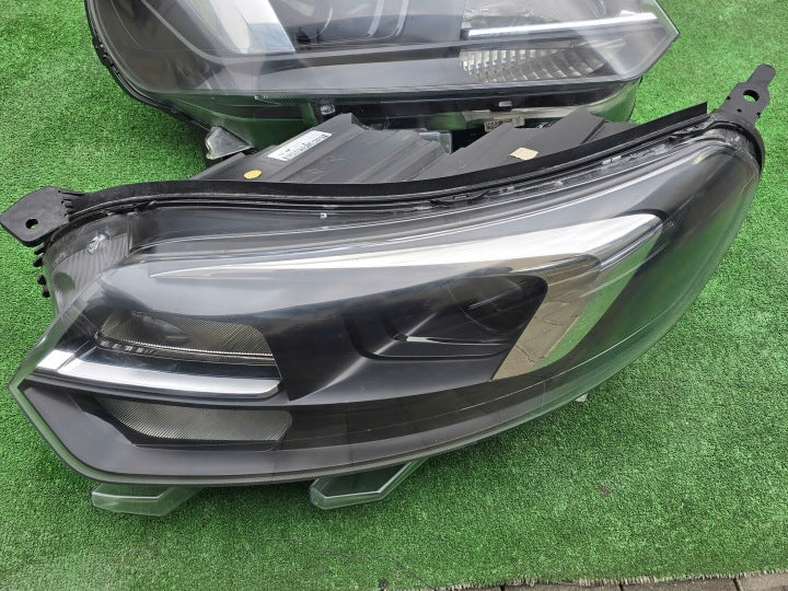 Frontscheinwerfer Opel Vivaro 00218274-01 00218275-01 Bi-Xenon Ein Satz SCH8035583596eo