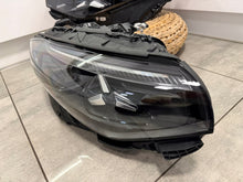 Laden Sie das Bild in den Galerie-Viewer, Frontscheinwerfer Mercedes-Benz Cla A1749062502 LED Rechts oder Links SCH9347966690oh