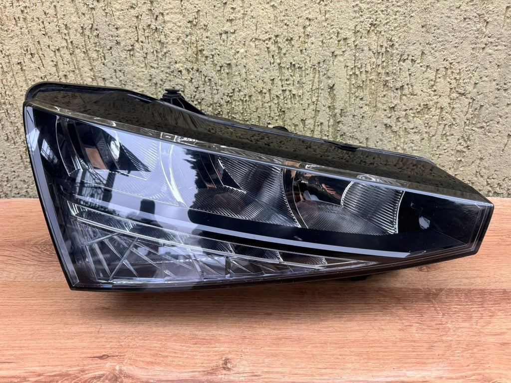 Frontscheinwerfer Skoda Scala 657941016 LED Rechts Scheinwerfer Headlight SCH2469012802dz