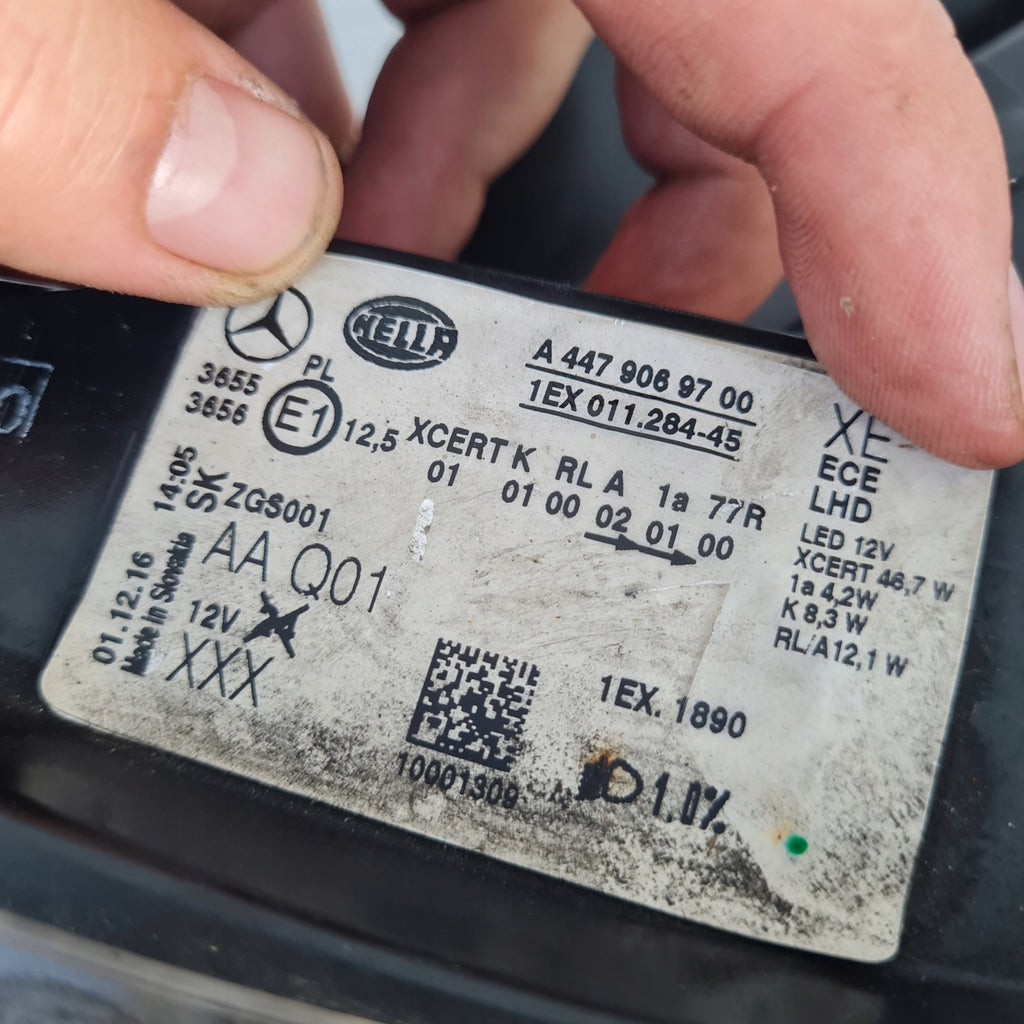 Frontscheinwerfer Mercedes-Benz Vito W447 A4479069700 Full LED Rechts oder Links