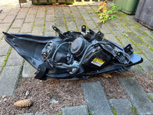 Laden Sie das Bild in den Galerie-Viewer, Frontscheinwerfer Toyota Auris Xenon Ein Stück (Rechts oder Links) Headlight SCH2719323082js