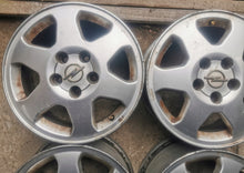 Laden Sie das Bild in den Galerie-Viewer, 4x Alufelge 15 Zoll 6.0" 5x110 43ET Glanz Silber Opel Rim Wheel FEL3527470220aj