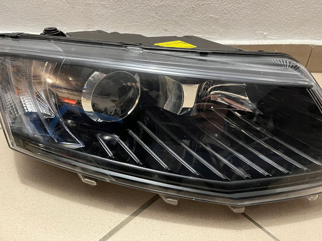 Frontscheinwerfer Skoda Octavia III 5E1941018B Xenon Rechts Headlight SCH5839603927vc