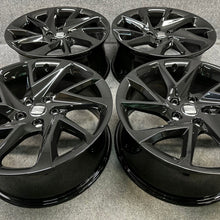 Laden Sie das Bild in den Galerie-Viewer, 4x Alufelge 18 Zoll 8.0" 5x112 40ET Glanz Silber 5FF601025C Cupra Formentor Leon FEL7108216075ts