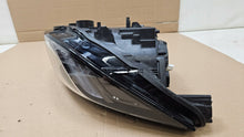 Laden Sie das Bild in den Galerie-Viewer, Frontscheinwerfer BMW I3 7472186-02 Rechts Scheinwerfer Headlight