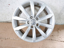 Laden Sie das Bild in den Galerie-Viewer, 1x Alufelge 17 Zoll 7.0" 5x112 49ET 5G0601025BH VW Golf VII I Rim Wheel FEL2875589659pm