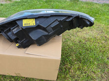 Laden Sie das Bild in den Galerie-Viewer, Frontscheinwerfer Ford Fiesta I 1EJ24704501 8A6113W030AF Links Headlight SCH7644227574nl