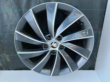 Laden Sie das Bild in den Galerie-Viewer, 1x Alufelge 18 Zoll 7.5&quot; 5x112 51ET 5E0601025 Skoda Octavia Iii Rim Wheel