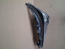 Laden Sie das Bild in den Galerie-Viewer, Frontscheinwerfer Toyota Corolla 81110-02S60 Links Scheinwerfer Headlight SCH8274399088nt
