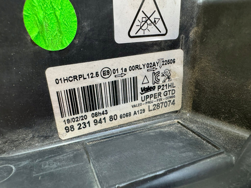 Frontscheinwerfer Peugeot 2008 II 9823194180 LED Ein Stück (Rechts oder Links)