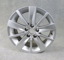 Load image into Gallery viewer, 1x Alufelge 15 Zoll 6.0&quot; 5x100 40ET Glanz Silber 6C0601025 VW Polo Rim Wheel