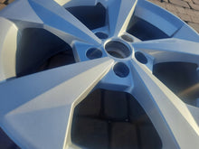 Laden Sie das Bild in den Galerie-Viewer, 1x Alufelge 18 Zoll 8.0&quot; 5x112 46ET 8Y0601025J Audi A3 Rim Wheel