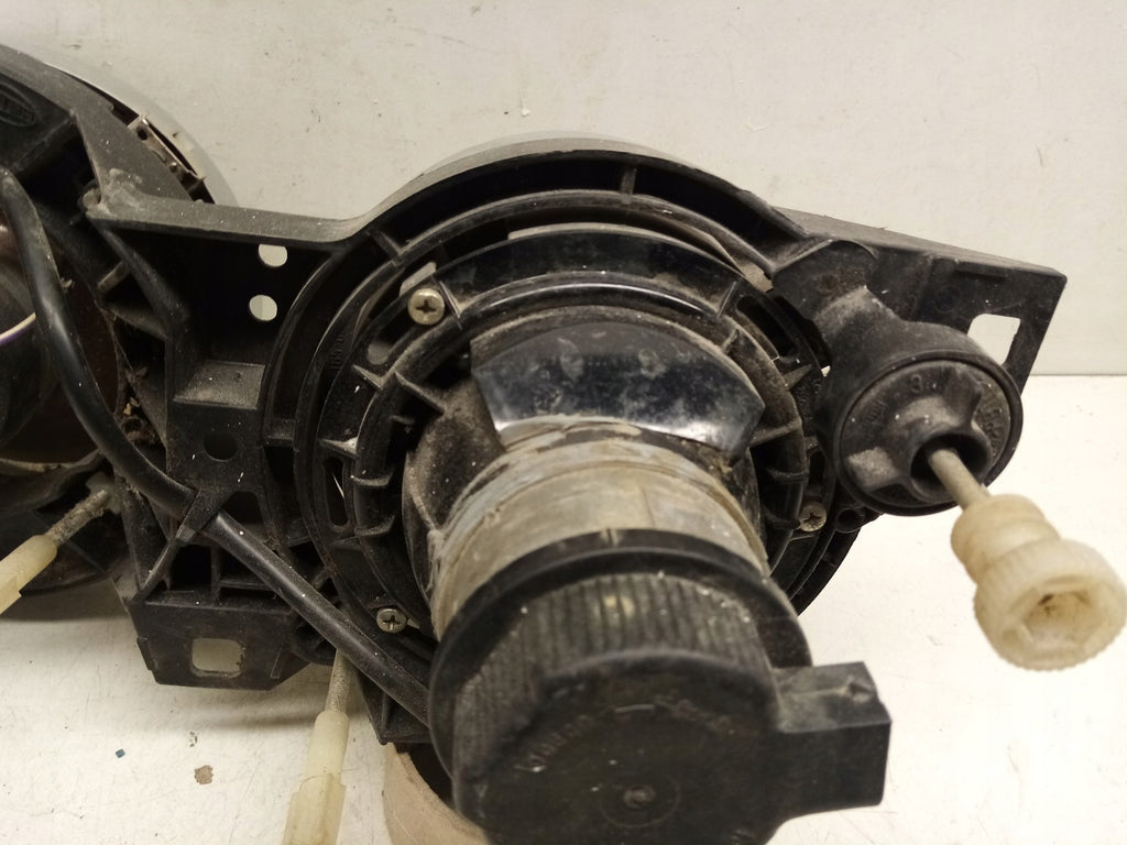 Frontscheinwerfer BMW E30 13436500 Links Scheinwerfer Headlight SCH7161287740gd