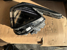 Laden Sie das Bild in den Galerie-Viewer, Frontscheinwerfer Kia Sportage V R292112010 LED Links Scheinwerfer Headlight SCH8602722190tv