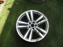 Laden Sie das Bild in den Galerie-Viewer, 1x Alufelge 20 Zoll 9.0" 5x112 33ET Glanz Schwarz Audi Rim Wheel FEL9134505732tk