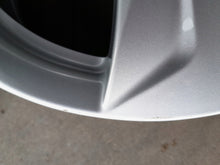 Load image into Gallery viewer, 1x Alufelge 15 Zoll 6.0" 5x114.3 45ET Glanz Silber PW457-0D002 Toyota Yaris FEL4833253772hg