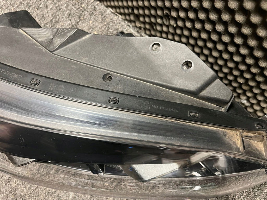 Frontscheinwerfer Kia Ceed J792111020 Rechts Scheinwerfer Headlight SCH6781793126zw