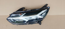 Load image into Gallery viewer, Frontscheinwerfer Dacia Sandero III Jogger 260607161R LED Links Headlight SCH8834490909qj
